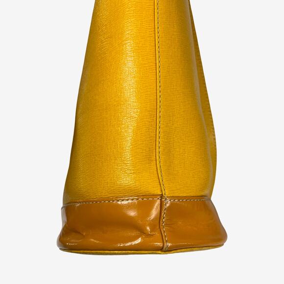 Burberrys Yellow Embossed Leather Bucket Shoulder Bag Vintage Nova Check Lining - Picture 16 of 16